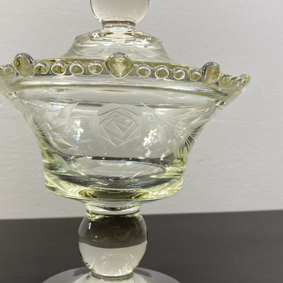 Vintage Circle Design Cut Glass Pedestal Candy Dish with Matching Lid & Designer - Picture 3 of 10